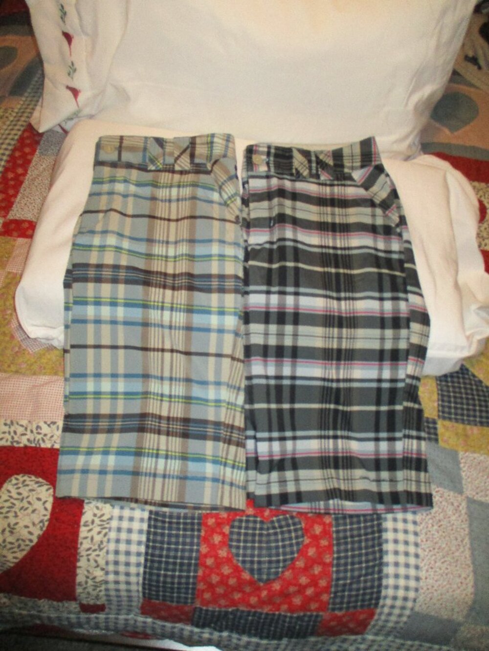 2 Nice Columbia Titanium Shorts Womens 6 Inseam 12" Plaid Omni-Shield EUC